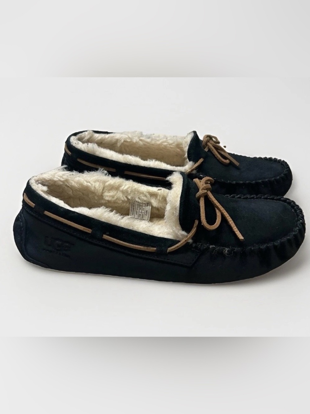 UGG Slippers Womens Sz 10 Dakota Moccasin Black Shearling Suede Fur Lined Comfy